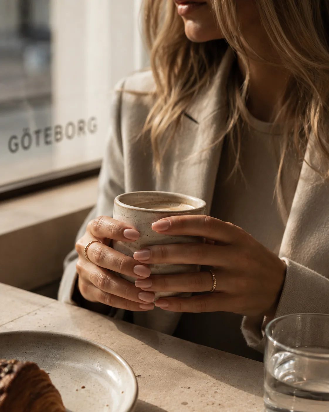 Boka tid hos Aura Nails Göteborg