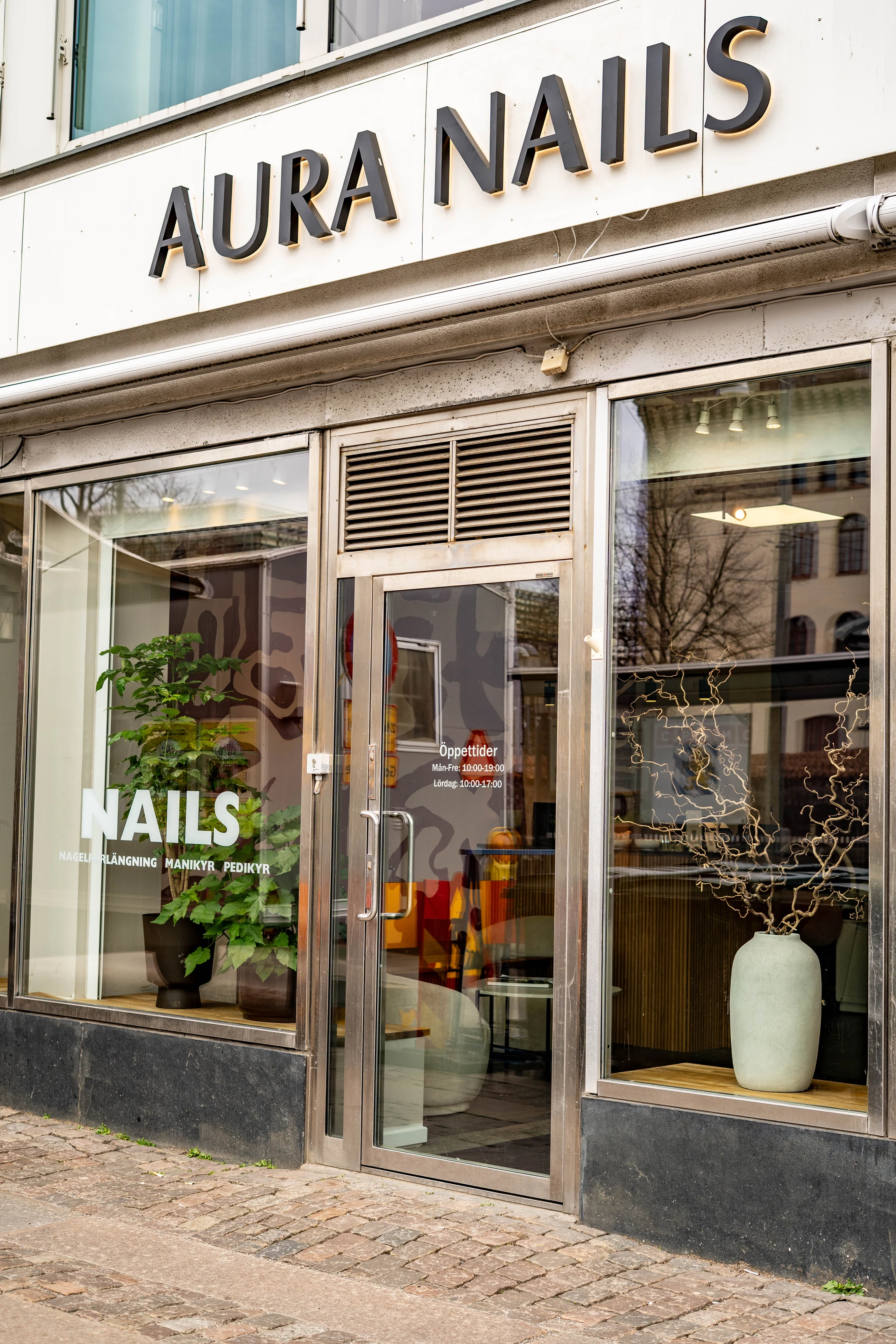 Entrén till Aura Nails